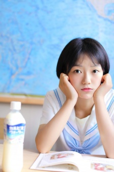 不扭扣女孩
